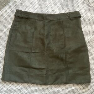 Banana Republic Olive Faux Suede Mini Skirt • Size 2 (Fits 4–6) NWOT